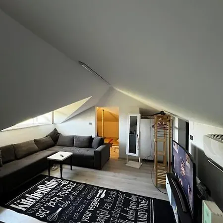 Apartment Kirevi 2- Airport *