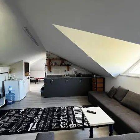 Kirevi 2- Airport Apartment